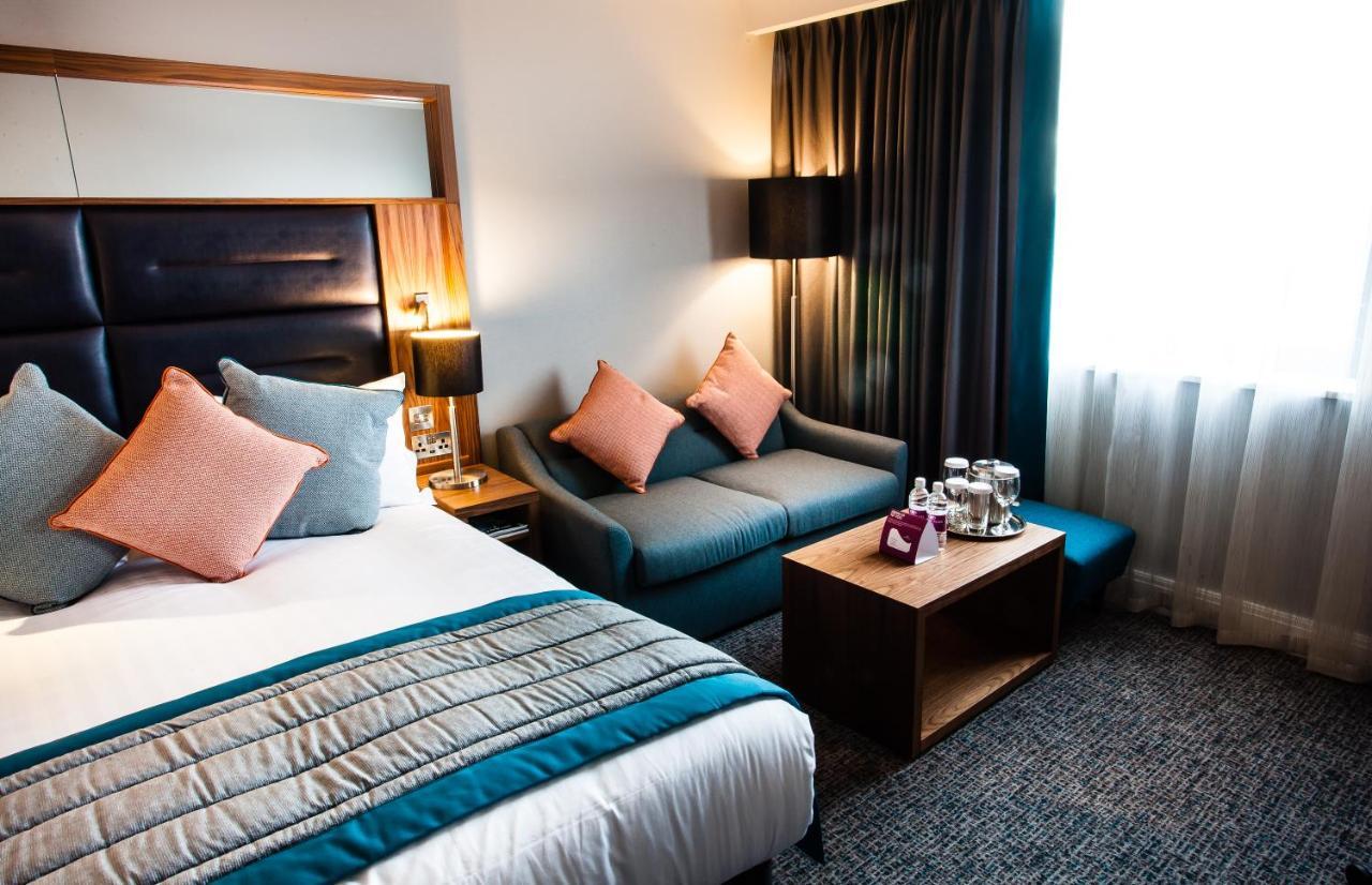 Crowne Plaza Leeds By Ihg Hotel Exterior photo
