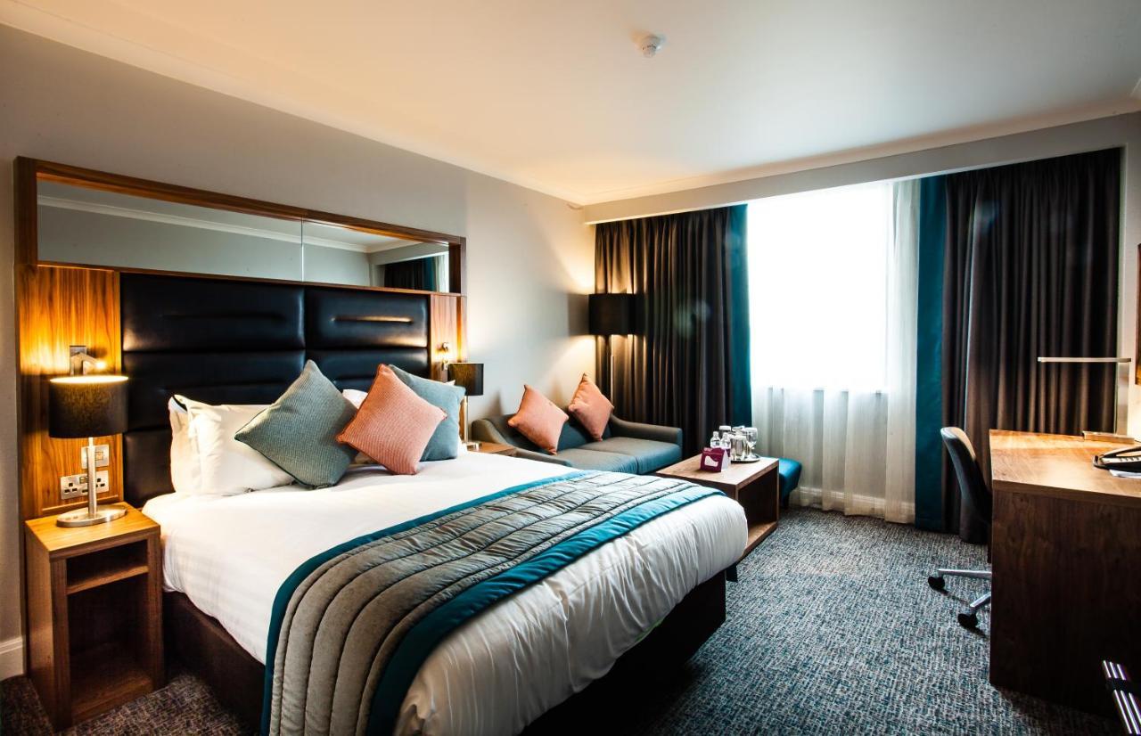 Crowne Plaza Leeds By Ihg Hotel Exterior photo
