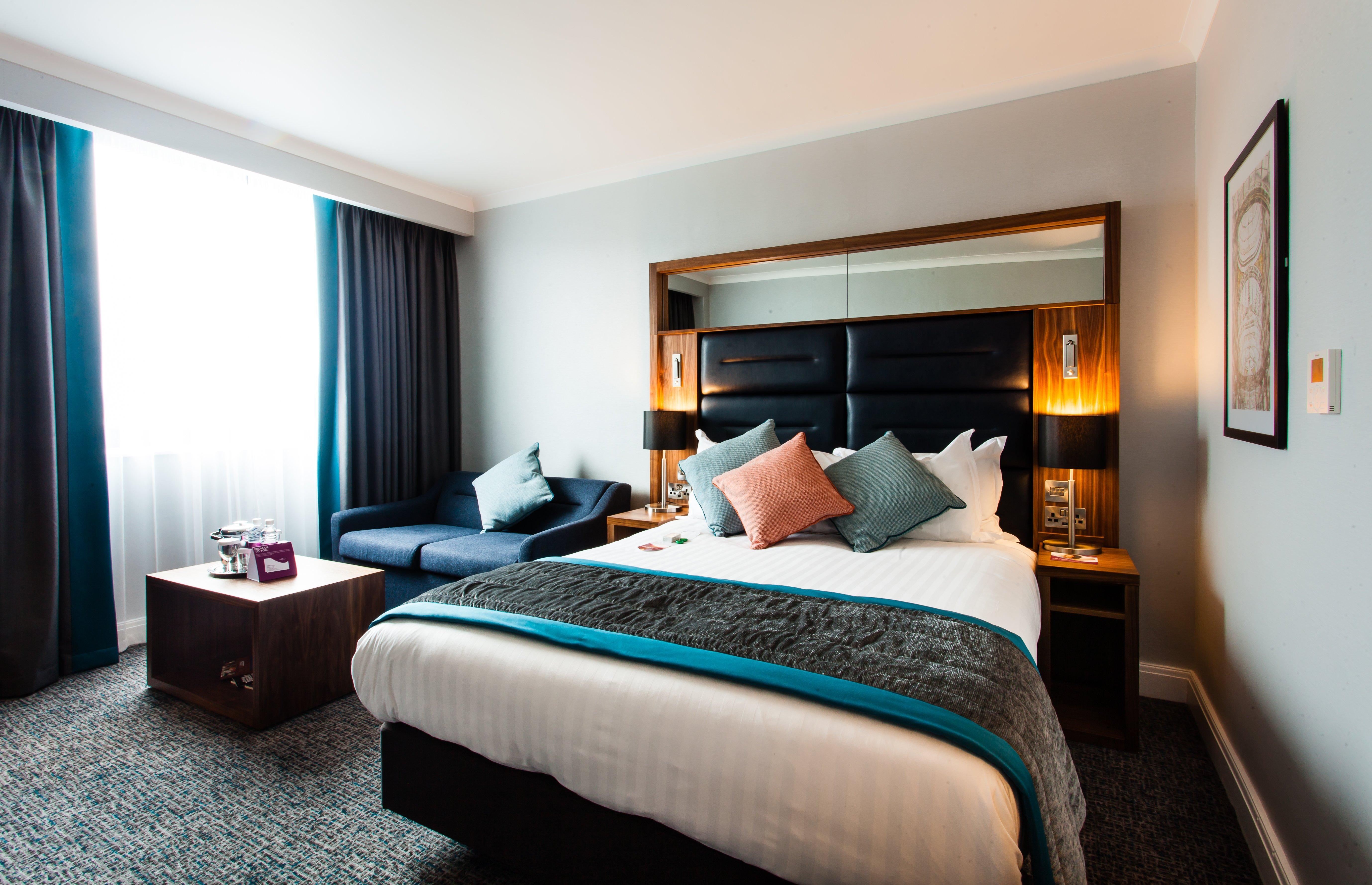 Crowne Plaza Leeds By Ihg Hotel Exterior photo
