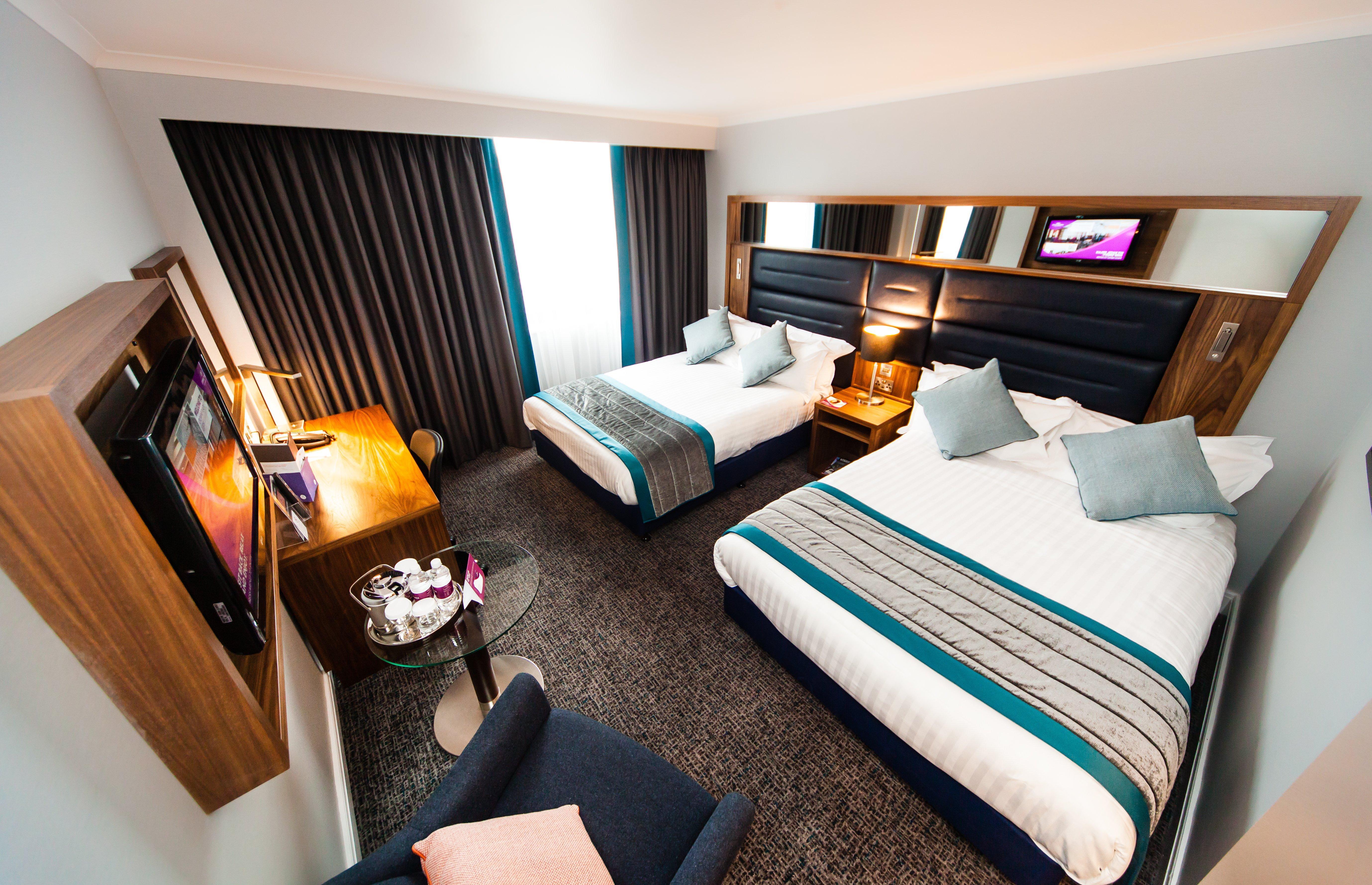 Crowne Plaza Leeds By Ihg Hotel Exterior photo