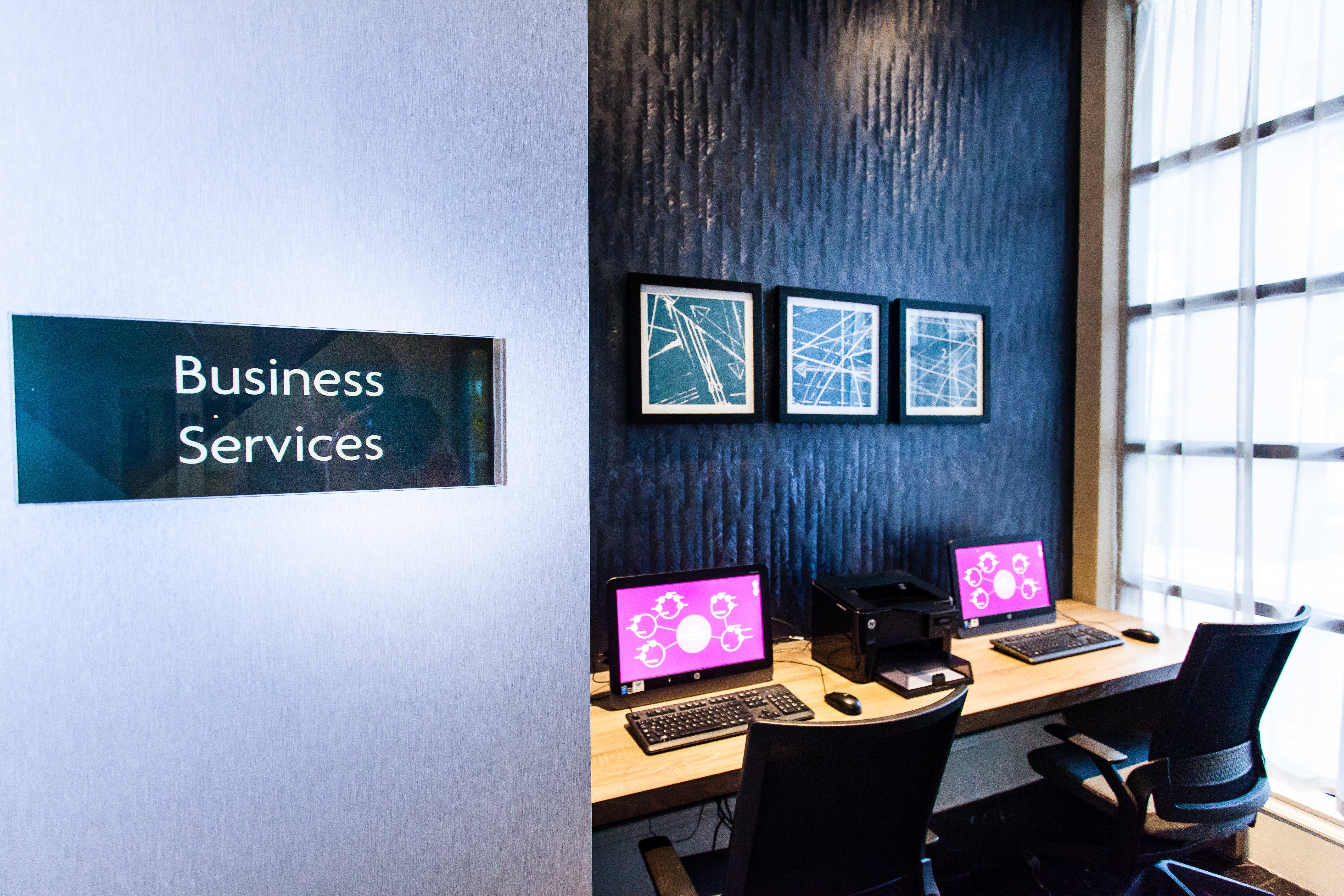 Crowne Plaza Leeds By Ihg Hotel Exterior photo