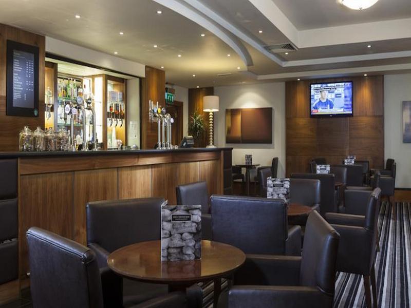 Crowne Plaza Leeds By Ihg Hotel Exterior photo